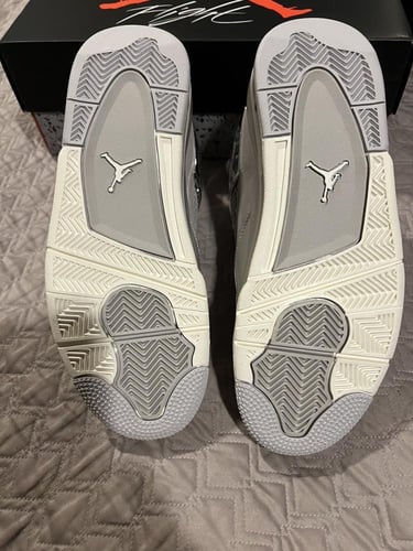 Air Jordan 4 retro trainers in light iron grey and...