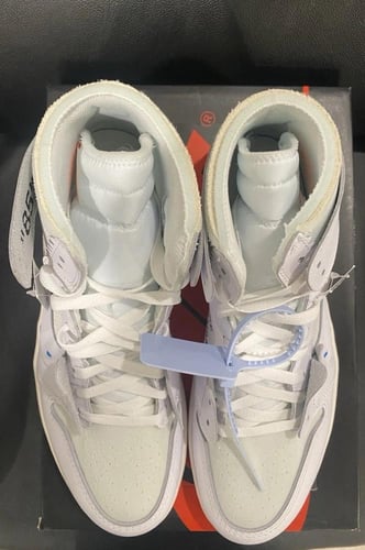 Off-White x Air Jordan 1 Retro High OG 'UNC