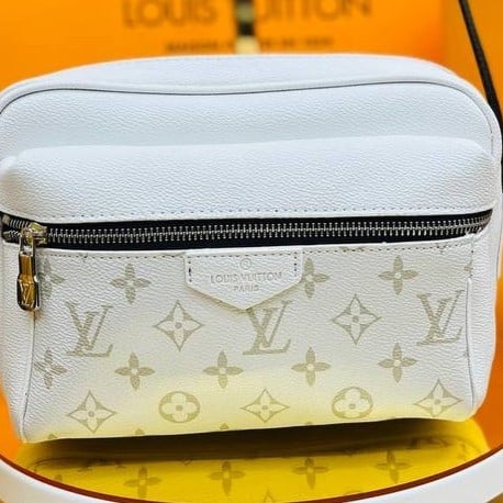 شنطة كتف لويس فيتون