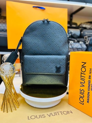 شنطة ظهر لويس فيتون