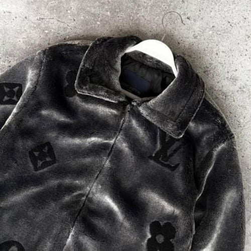 جاكيت لويس فيتون رمادي