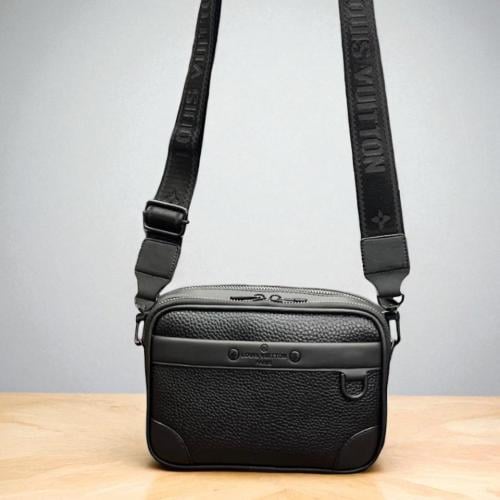 شنطة كتف لويس فيتون