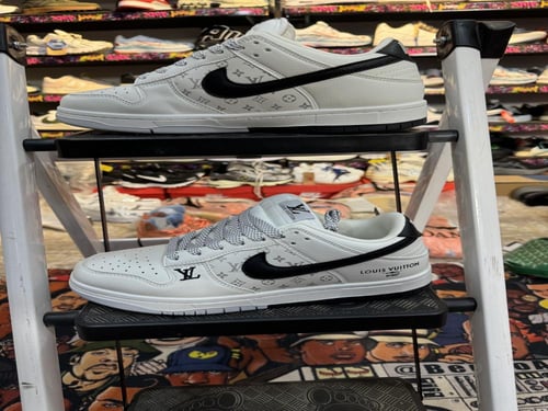 NIKE SB DUNK LV