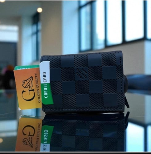 محفظة صغيرة لويس فيتون