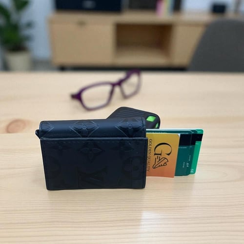 محفظة صغيرة بطايق واموال من لويس فيتون