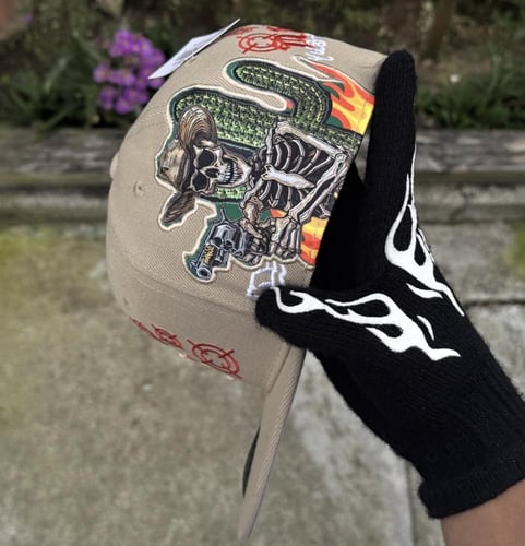 كاب نيوير مقفل