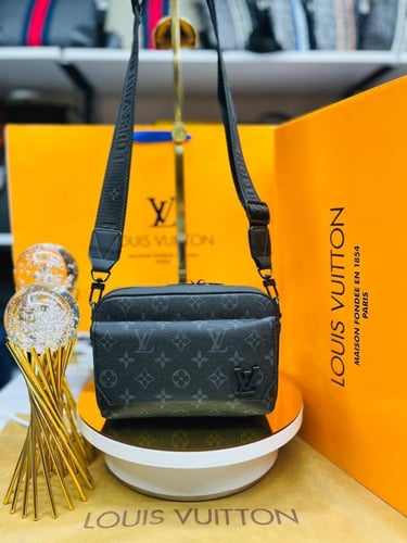 Louis Vuitton Pre-Owned