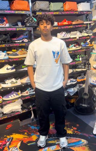 تيشيرت اوف وايت