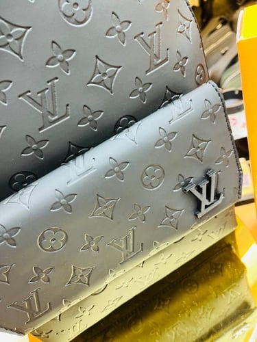 شنطة ظهر لويس فيتون