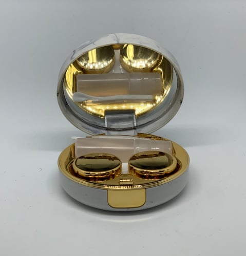 علبة عدسات متعددة الالوان