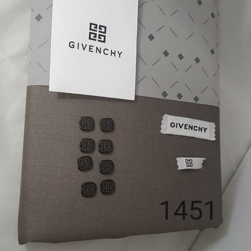 4 اقمشة قماش جيفنشي شتوي والخامس ابيض محاني