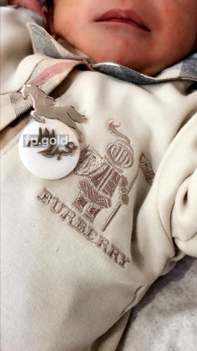 بروش صدف الحصان مقاس وسط بالاسم الثنائي