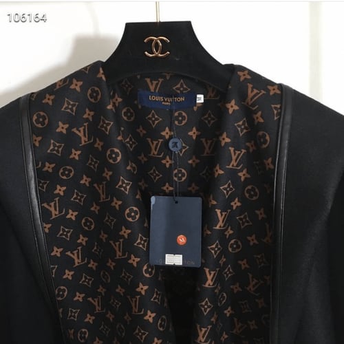 جاكيتLV لوس فيتون اسود بطبعات بني مع الحزام هاي كو...