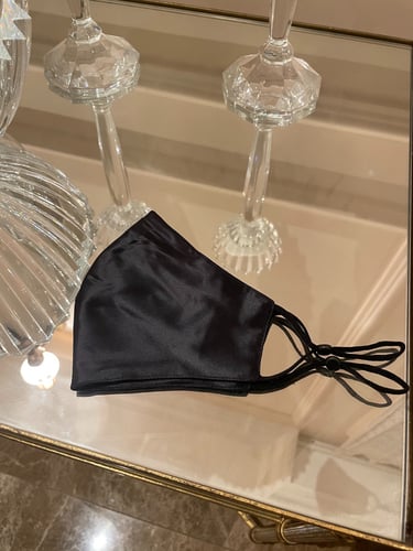 كمامة الحرير الطبيعي - اسود