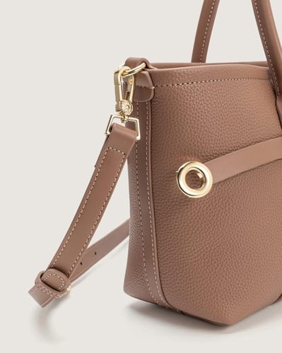 شنطة أرجوان النسائية عملية باللون البني