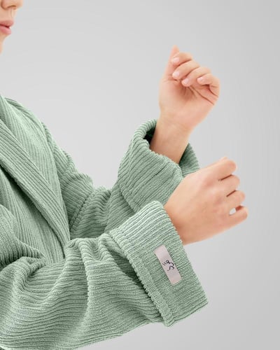 روب استحمام دافىء باللون الأخضر