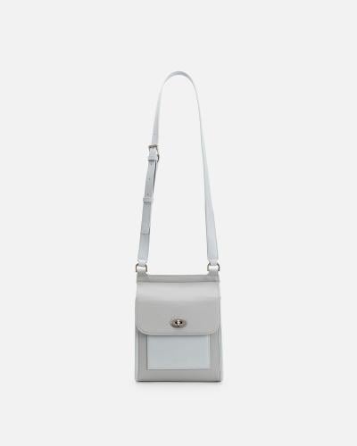 شنطة رجالية تجمع البساطة بالأناقة بلون رمادي