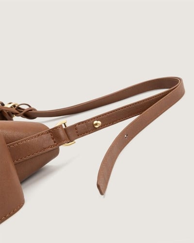 شنطة عمق النسائية من الجلد بني