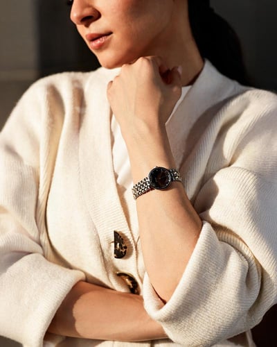 ساعة دُرة النسائية ستيل بلون ذهبي وفضي