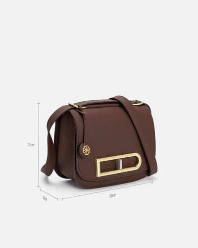 شنطة بلمسة فاخرة باللون البني