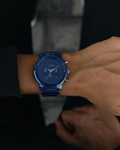 ساعة رجالية بسير سيراميك بلون أزرق