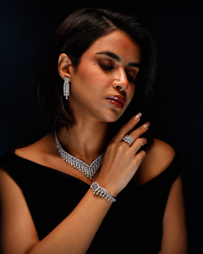 طقم نسائي زركون أنيق باللون الفضي