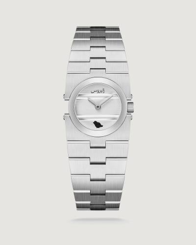 ساعة دُرة النسائية بسير ستيل بلون فضي.