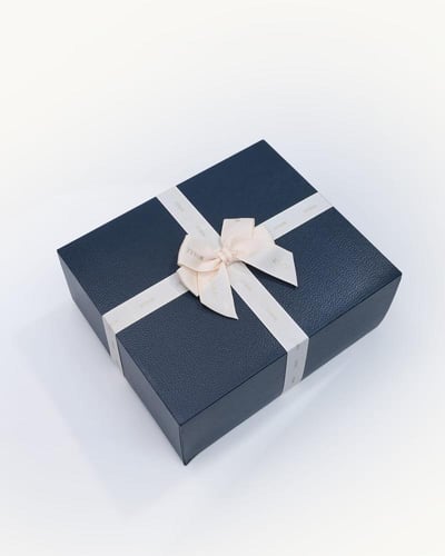 طقم هدية رجالي يروي قصة الأناقة