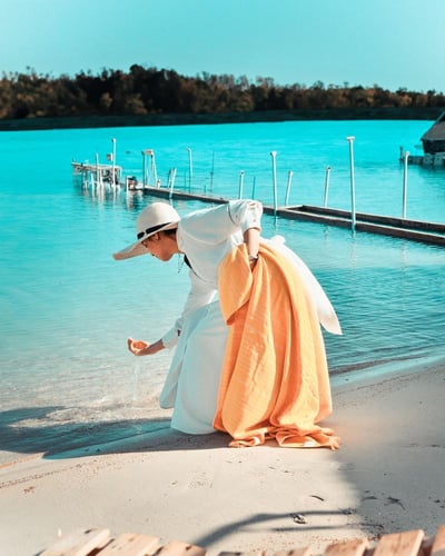 منشفة الشاطئ باللون الأورنج