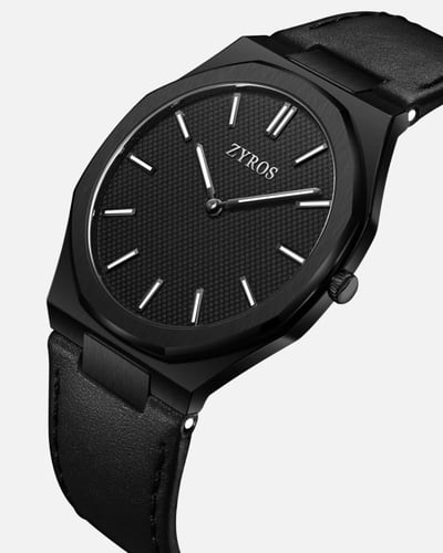 ساعة سولار الرجالية من الجلد بلون أسود