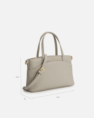 شنطة نسائية لأناقتك في كل الأوقات بلون رمادي.