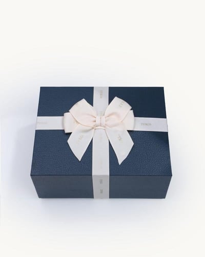 هدية نسائية ساعة واساور بلون ذهبي