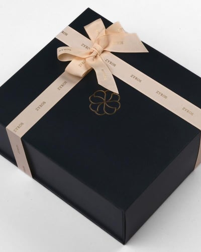 طقم اكسسوار نسائي فاخر بلون فضي ووردي