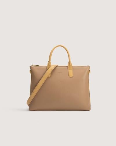 ‎ شنطة نسائية عملية بطابع أنيق بلون بني