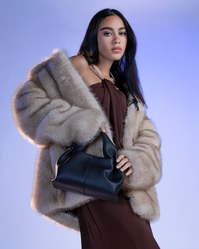 شنطة أمجاد النسائية جلد باللون الأسود