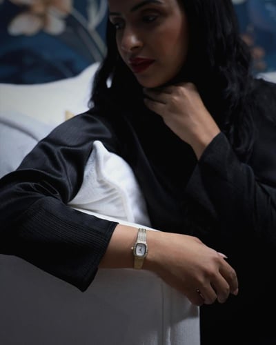 ساعة كريستال النسائية ستيل بلون ذهبي