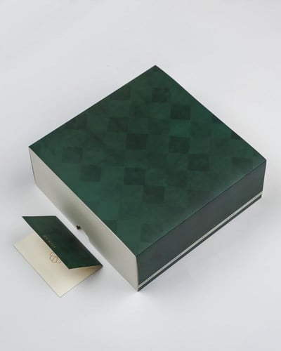 هدية نسائية ساعة وسلسال وعطر