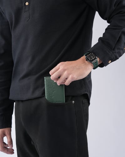 هدية رجالية من ساعة ومحفظة بلون أخضر