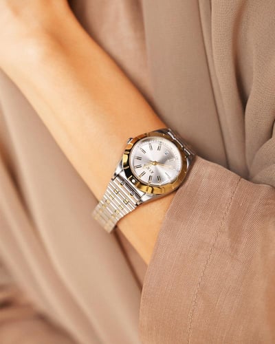 ساعة سحاب النسائية ستيل ذهبي وفضي