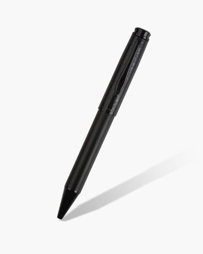 ‎ قلم رجالي فاخر باللون الأسود.
