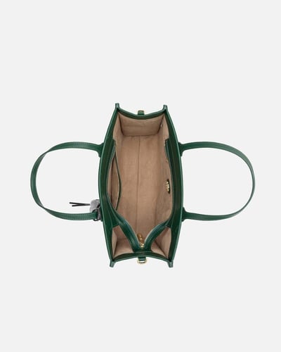 شنطة أنيقة لأناقتك كل يوم بلون أخضر