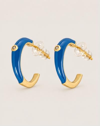 حلق نسائي بتصميم أنيق بلون ذهبي وأزرق