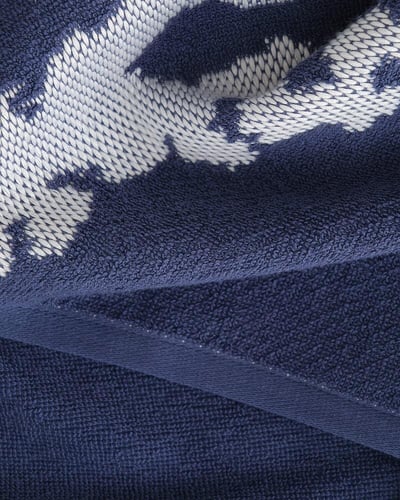 منشفة كلاسيك باللون الأزرق