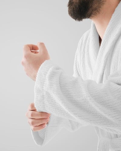 روب رجالي فندقي بلون أبيض