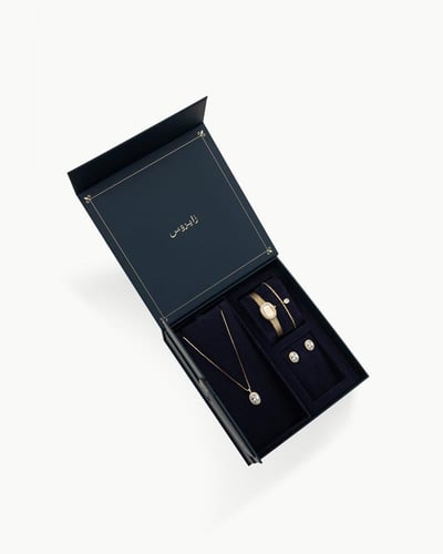 هدية نسائية فاخرة باللون الذهبي