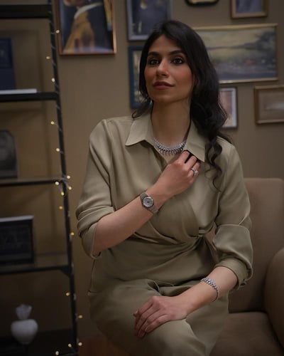 هدية نسائية ملكية ساعة وطقم اكسسوار زركون