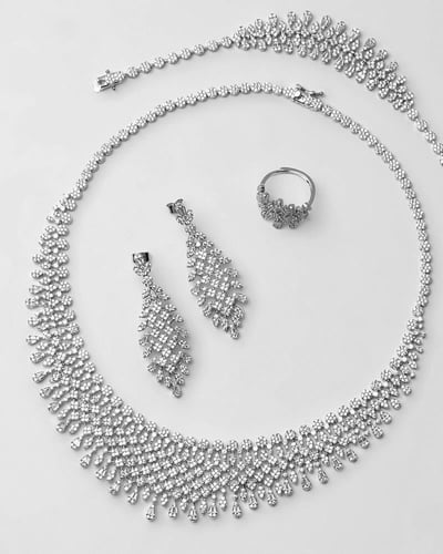 طقم اكسسوار نسائي فاخر بلون فضي