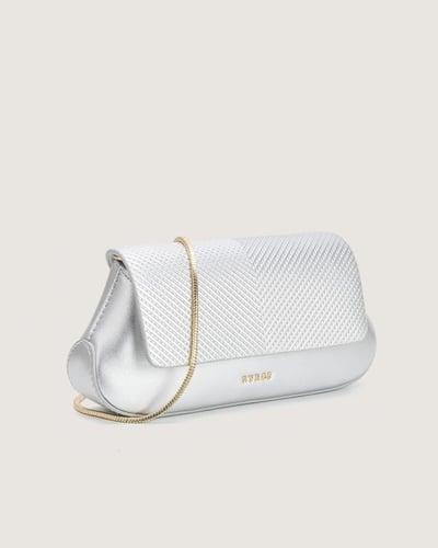 شنطة نسائية لمناسباتك المهمة بلون فضي