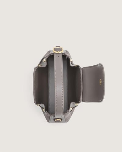 شنطة ذكرى النسائية من الجلد بلون رمادي