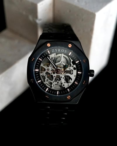 ساعة رجالية اتوماتيك بلون أسود